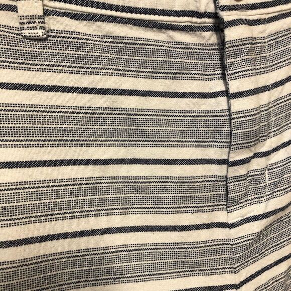 Khakis Women's Gap Shorts Size 10 Cream and Navy - Picture 5 of 5